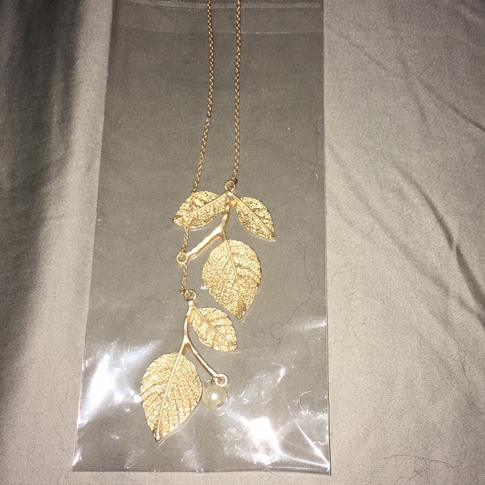 Hope Collection leaf design necklace & earrings